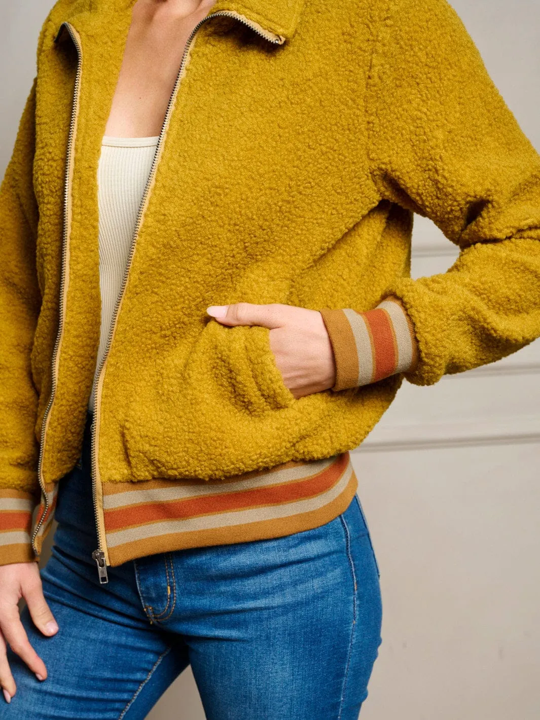 WOMEN'S LONG SLEEVE POCKETS ZIP UP SHERPA JACKET