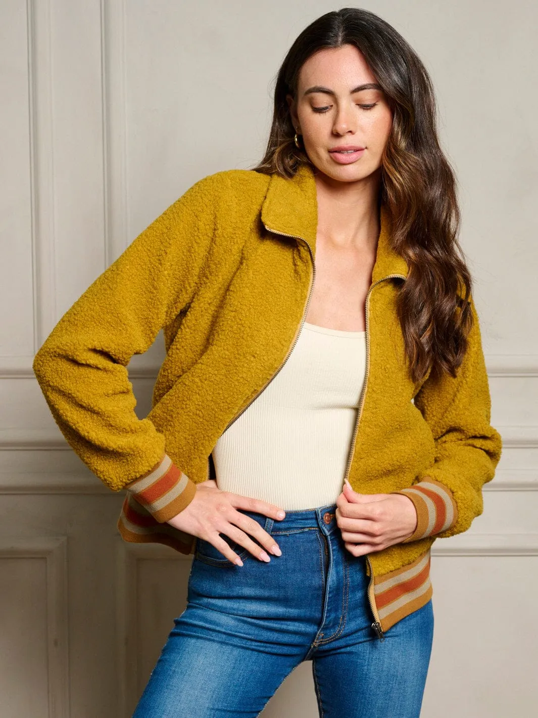 WOMEN'S LONG SLEEVE POCKETS ZIP UP SHERPA JACKET