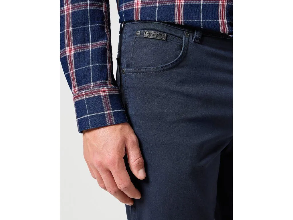 Wrangler Texas Stretch Trouser Chino for Men 112356791 in Dark Navy, Waist 38-44